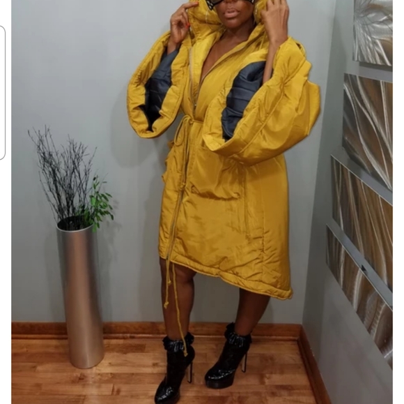 Wide sleeves coat Worn once  size large - Picture 4 of 4